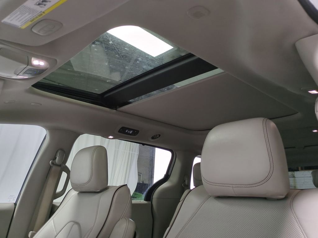 2020 Chrysler Pacifica Limited 16