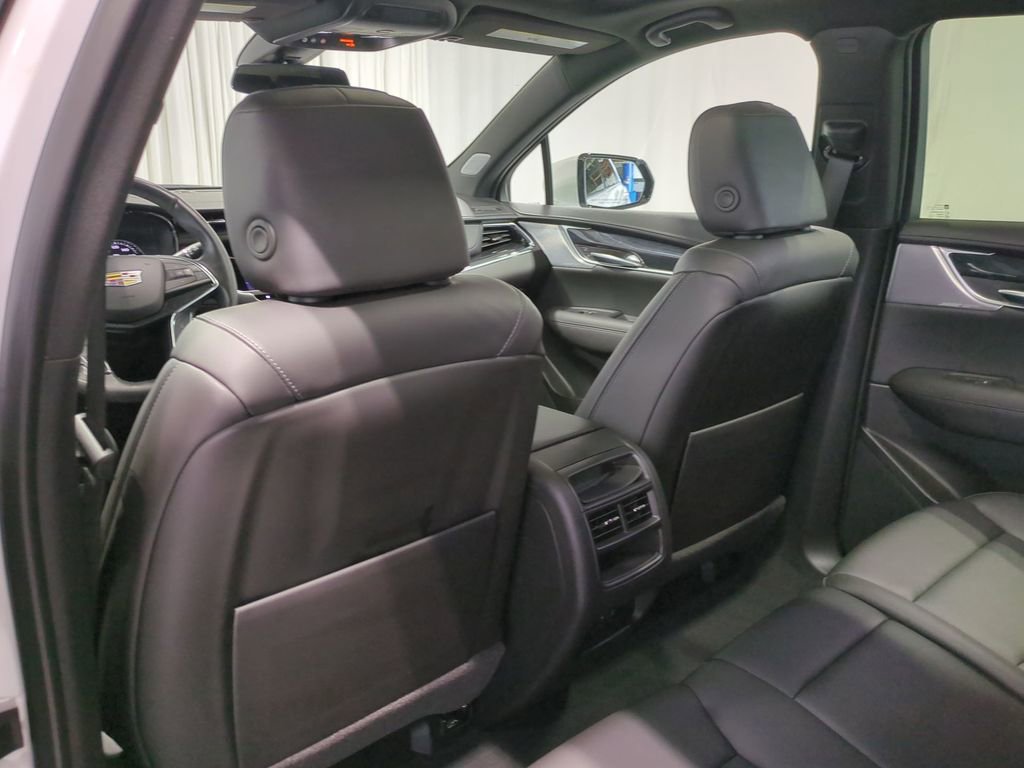 Thumbnail: 2023 Cadillac XT5 - 16