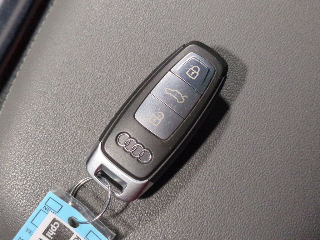 Thumbnail: 2019 Audi Q8 - 43