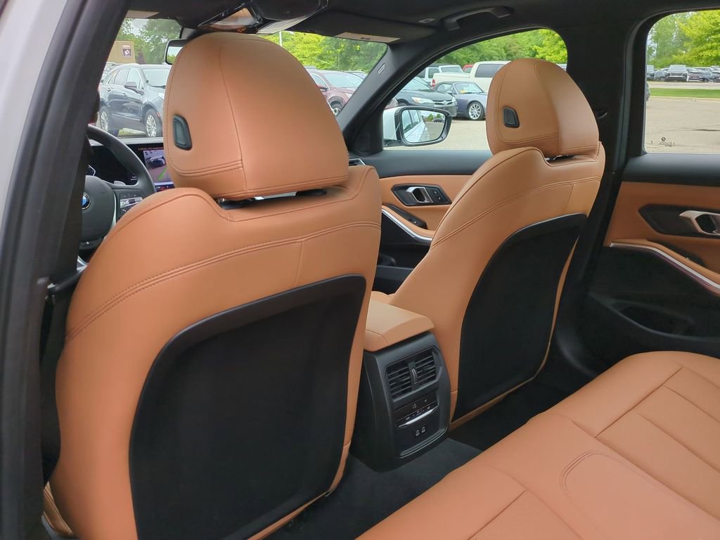 Thumbnail: 2024 BMW 3 Series - 20