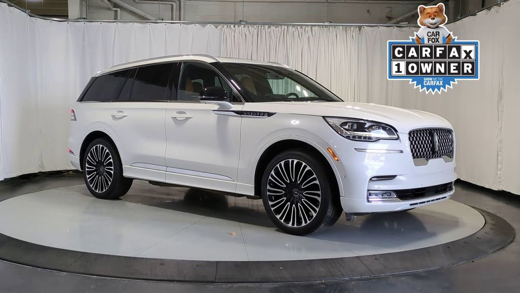 2023 Lincoln Aviator Black Label photo 2