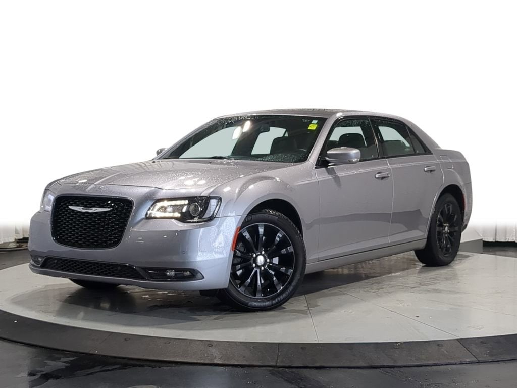 Thumbnail: 2018 Chrysler 300 - 1