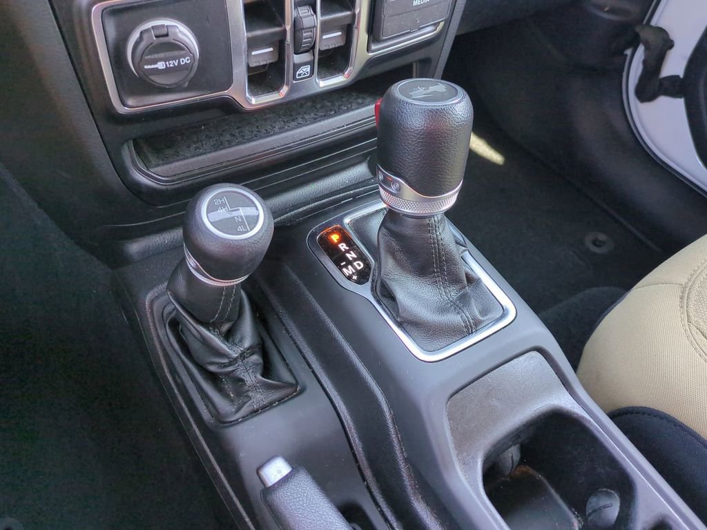 Thumbnail: 2022 Jeep Wrangler - 33