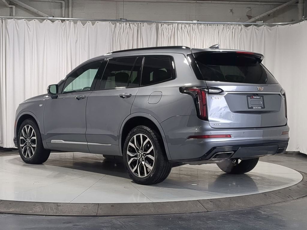 Thumbnail: 2021 Cadillac XT6 - 15