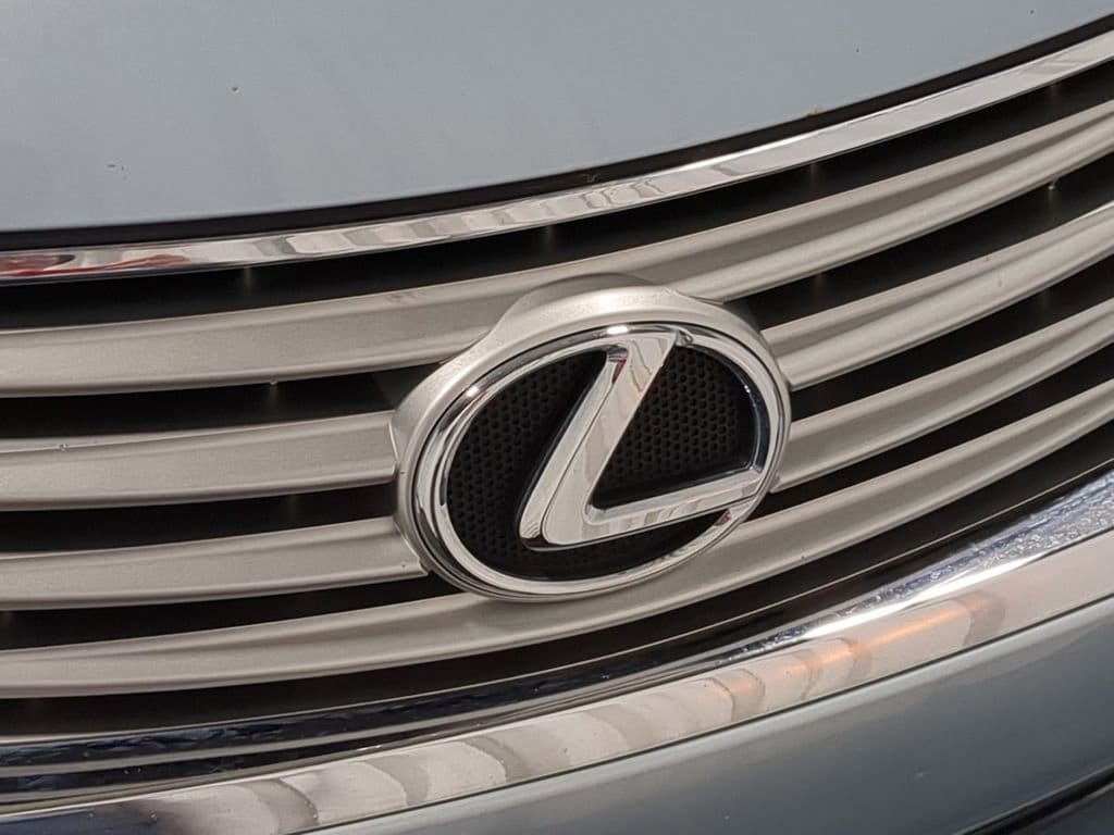Thumbnail: 2011 Lexus ES - 15