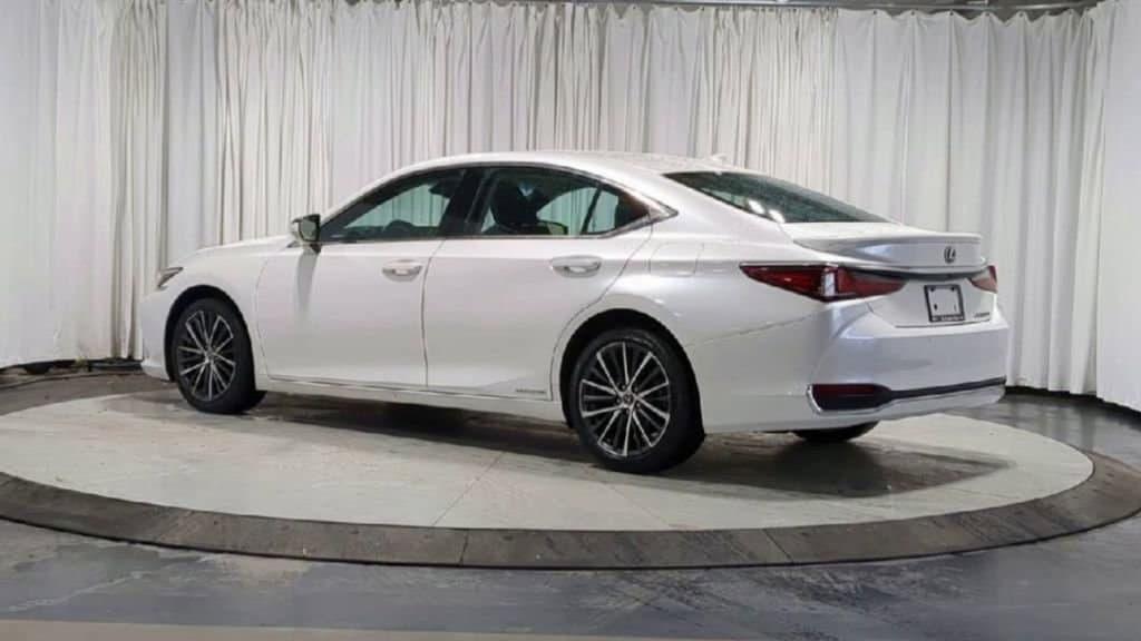 Thumbnail: 2022 Lexus ES - 8