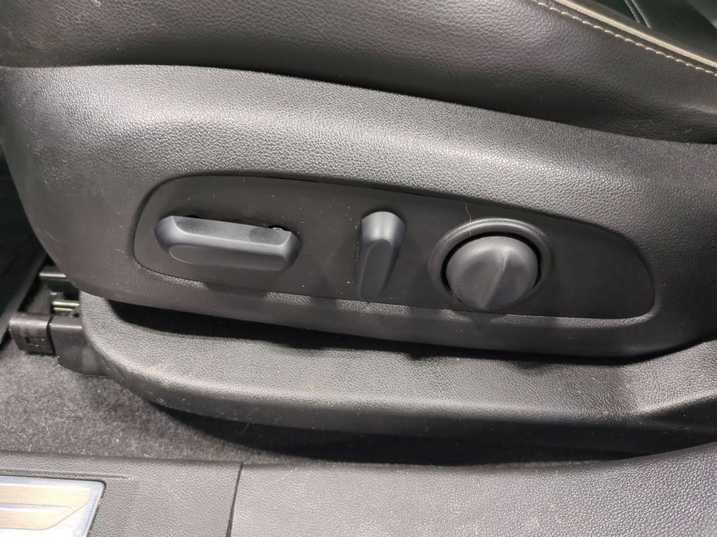 Thumbnail: 2019 GMC Acadia - 17