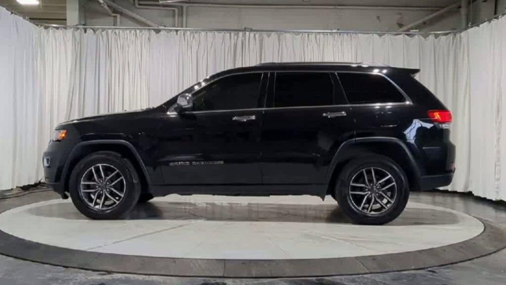 Thumbnail: 2020 Jeep Grand Cherokee - 6