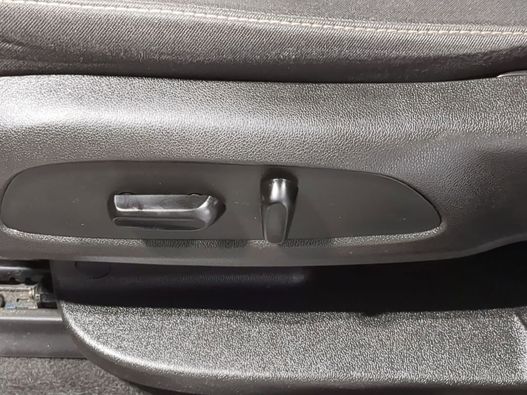 Thumbnail: 2017 GMC Acadia - 21