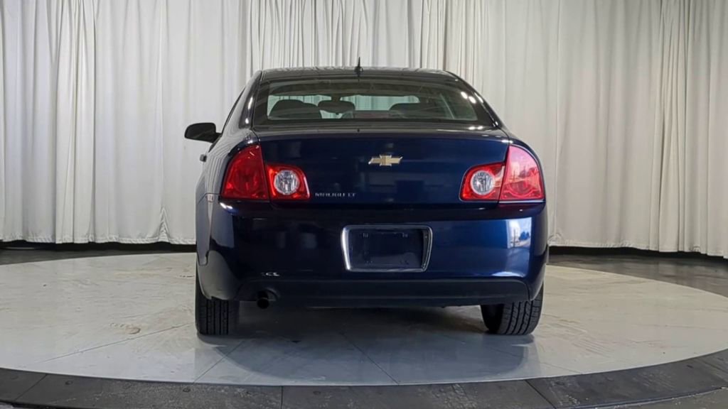 Thumbnail: 2011 Chevrolet Malibu - 9