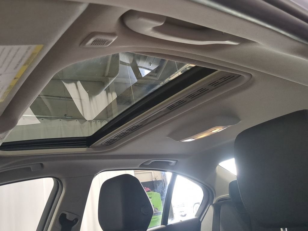 Thumbnail: 2013 BMW 3 Series - 23