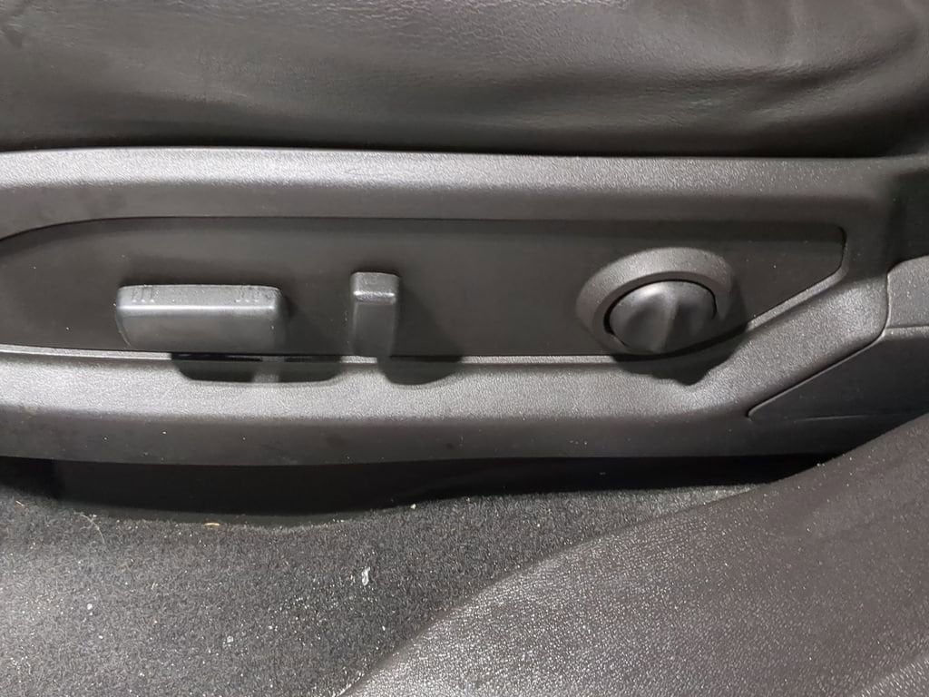 Thumbnail: 2015 GMC Acadia - 30