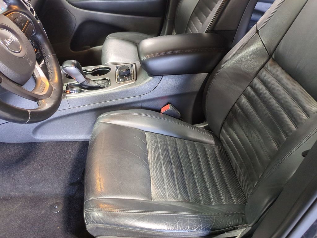 Thumbnail: 2020 Jeep Grand Cherokee - 21
