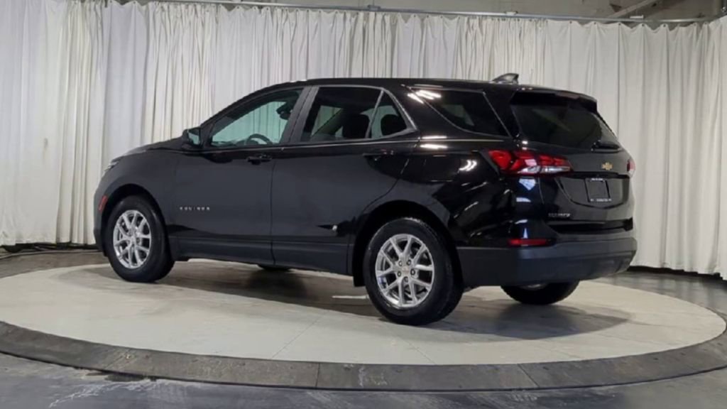 Thumbnail: 2022 Chevrolet Equinox - 8