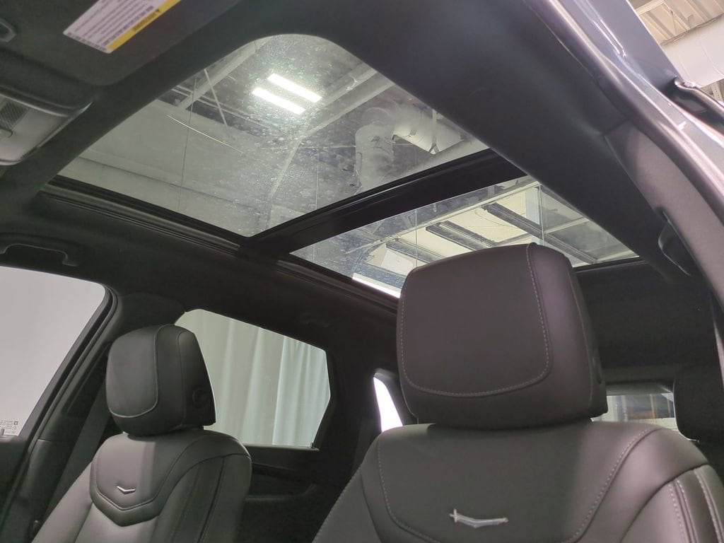 Thumbnail: 2023 Cadillac XT5 - 17