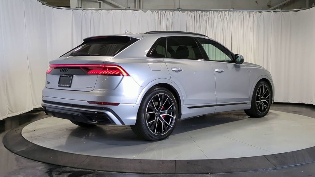 Thumbnail: 2022 Audi Q8 - 9