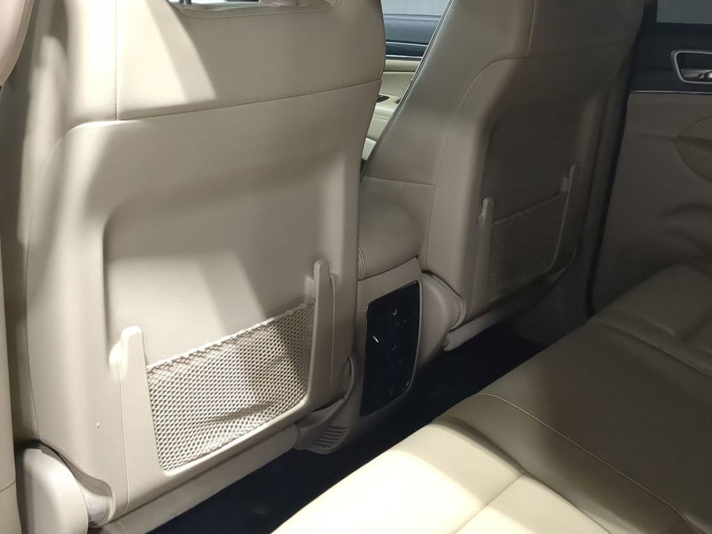 Thumbnail: 2020 Jeep Grand Cherokee - 31