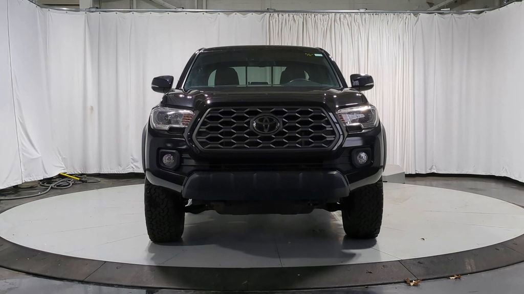 2021 Toyota Tacoma TRD Off-Road photo 3