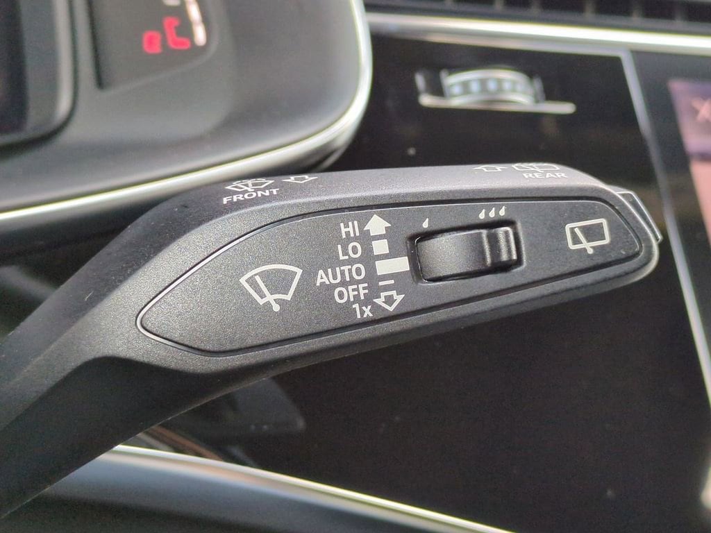 Thumbnail: 2019 Audi Q8 - 33