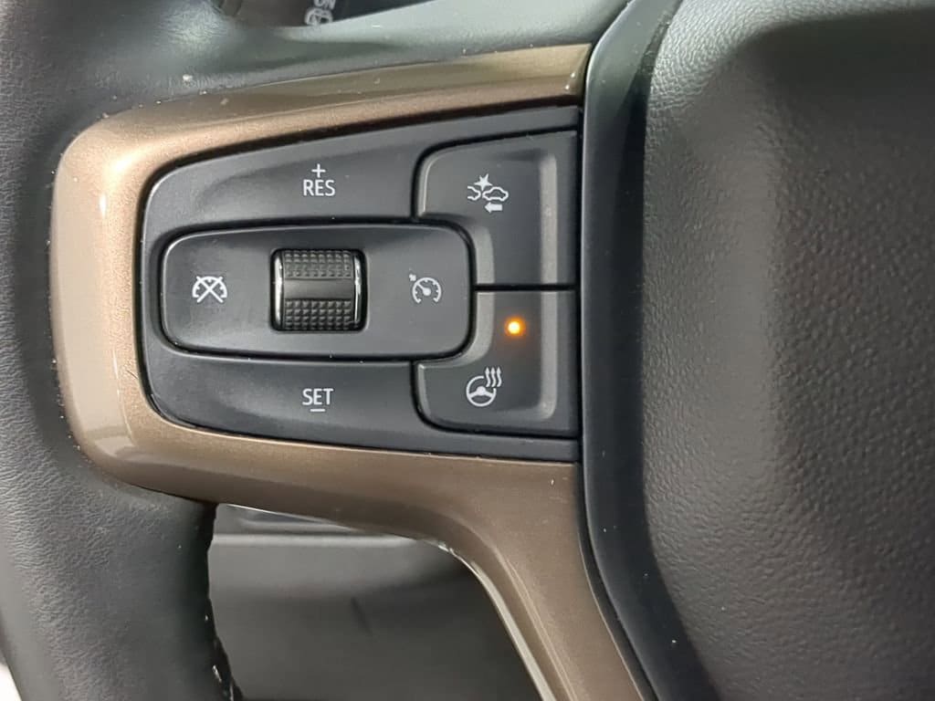 Thumbnail: 2023 Chevrolet Tahoe - 40