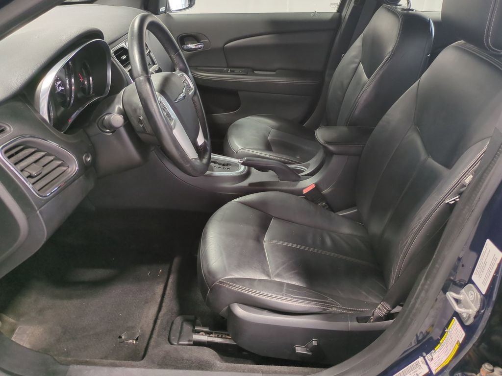 Thumbnail: 2014 Chrysler 200 - 17