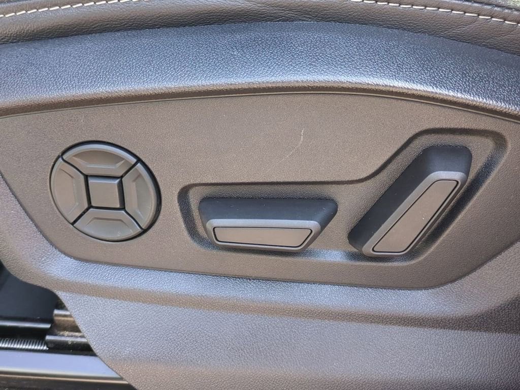 Thumbnail: 2019 Audi Q8 - 20