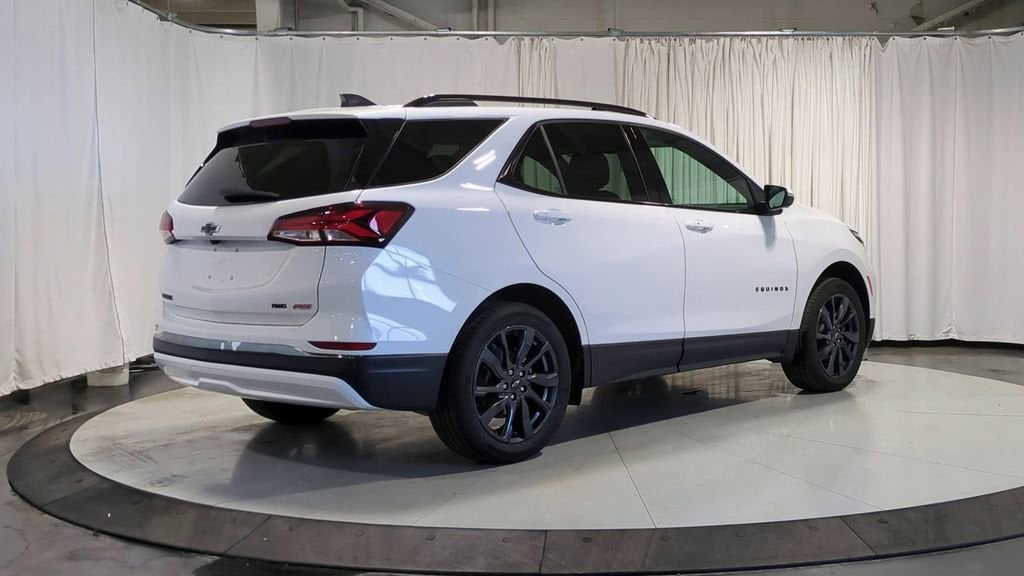 Thumbnail: 2023 Chevrolet Equinox - 10