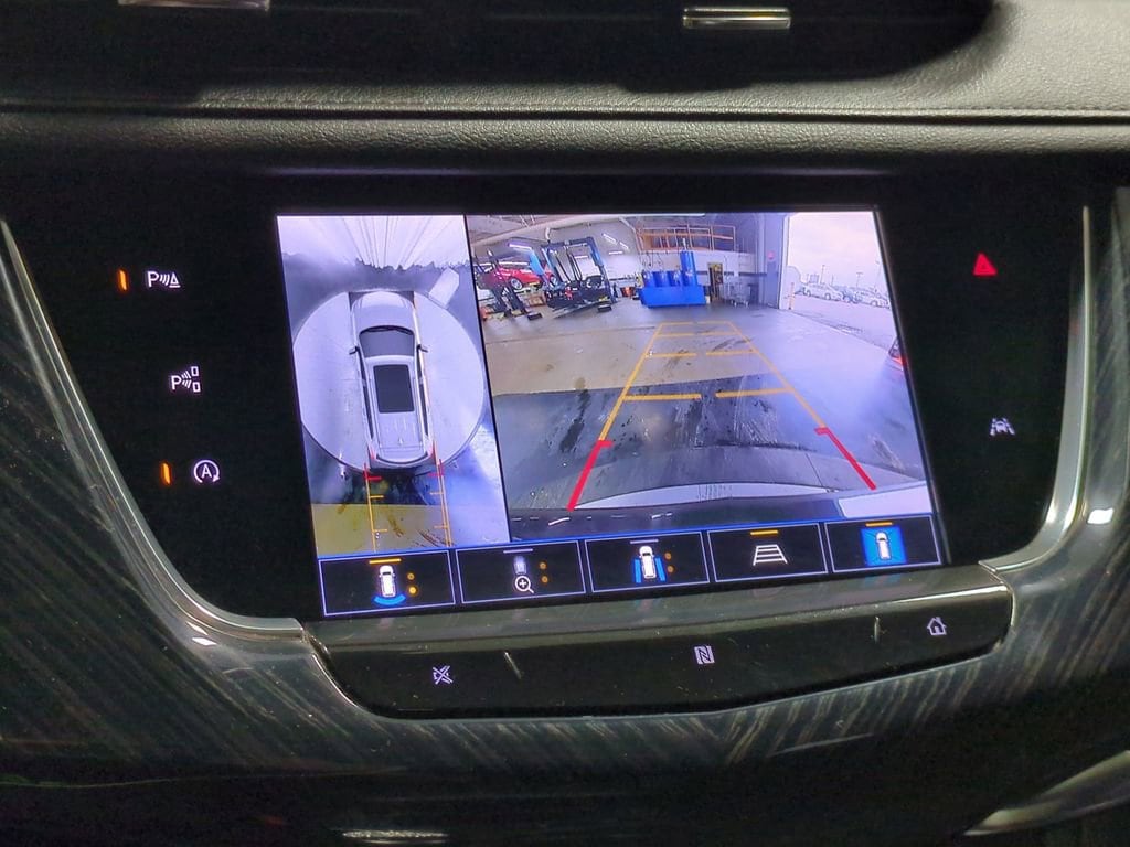 Thumbnail: 2021 Cadillac XT6 - 35
