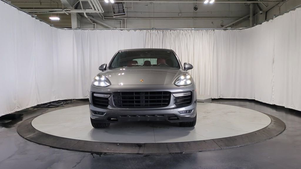 2016 Porsche Cayenne GTS photo 3