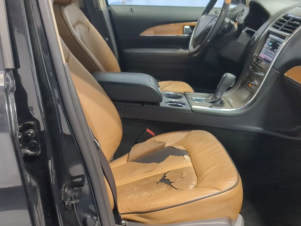 Thumbnail: 2015 Lincoln MKX - 25