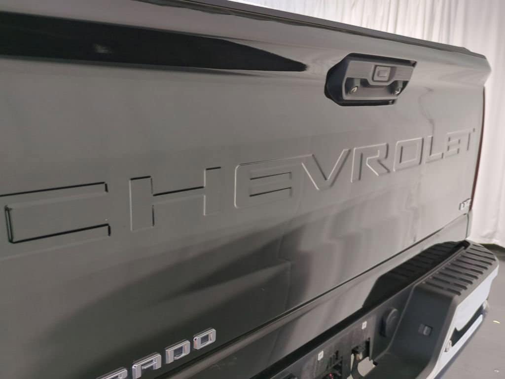 Thumbnail: 2021 Chevrolet Silverado 3500 - 15