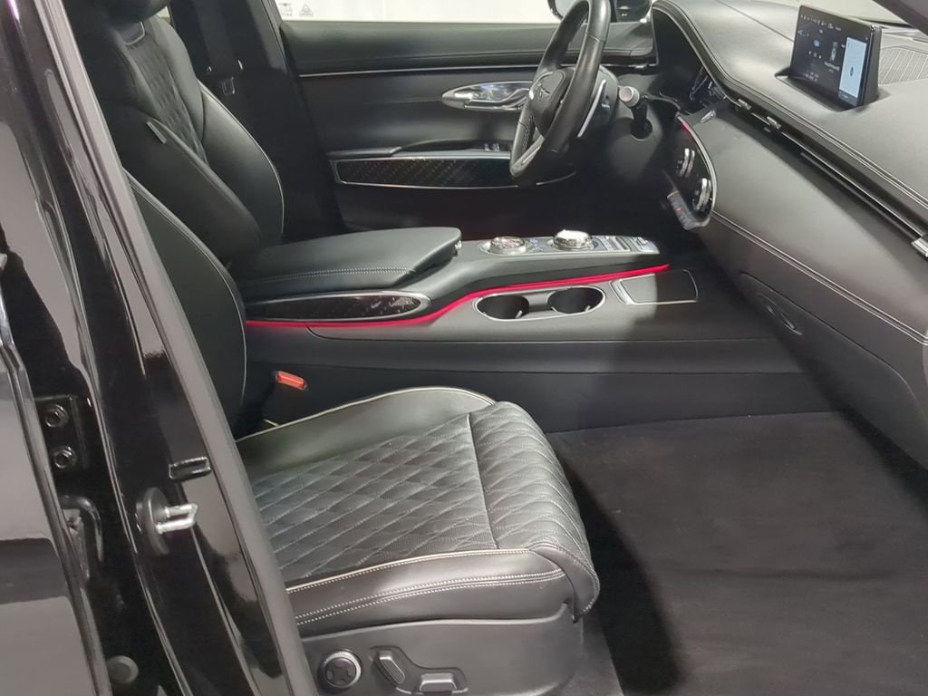 Thumbnail: 2024 Genesis GV70 - 27