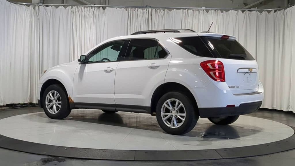 Thumbnail: 2017 Chevrolet Equinox - 8