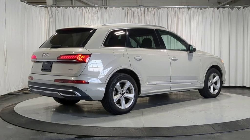 Thumbnail: 2022 Audi Q7 - 10