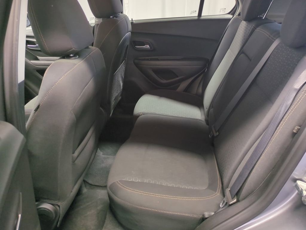 2020 Chevrolet Trax LS 21