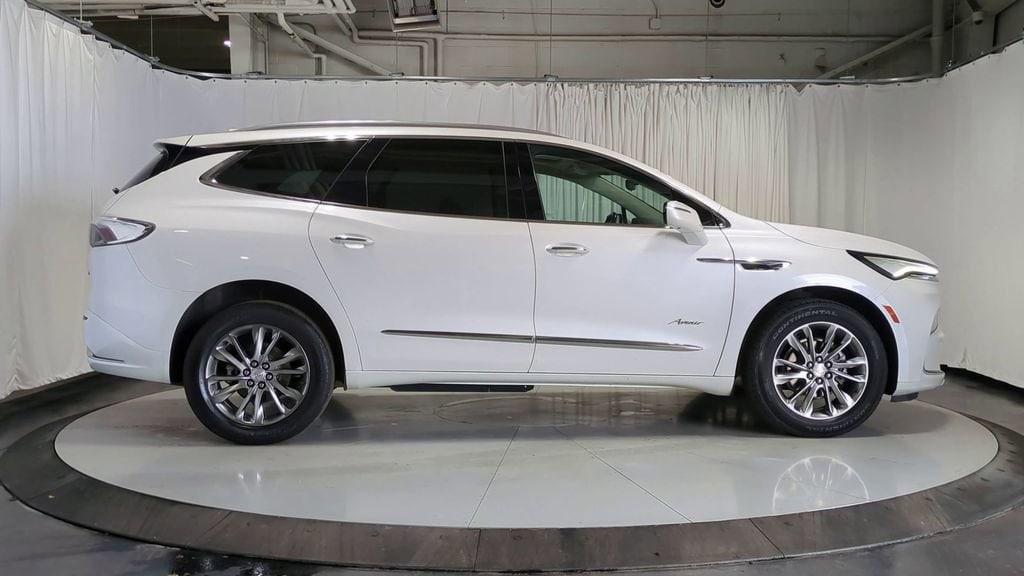 Thumbnail: 2022 Buick Enclave - 9