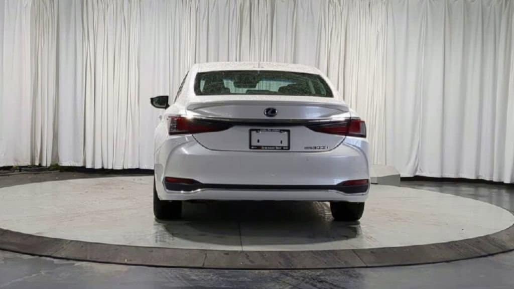 Thumbnail: 2022 Lexus ES - 9