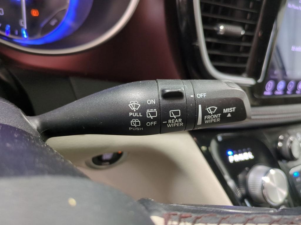 2020 Chrysler Pacifica Limited 23