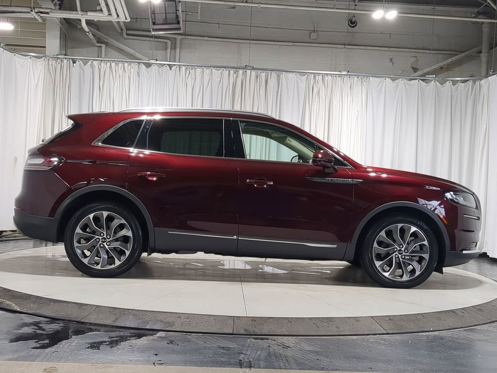 Thumbnail: 2023 Lincoln Nautilus - 15