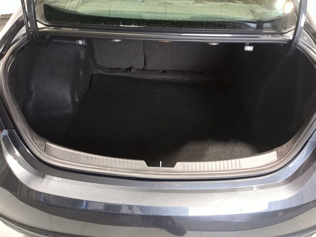 Thumbnail: 2018 Chevrolet Malibu - 41