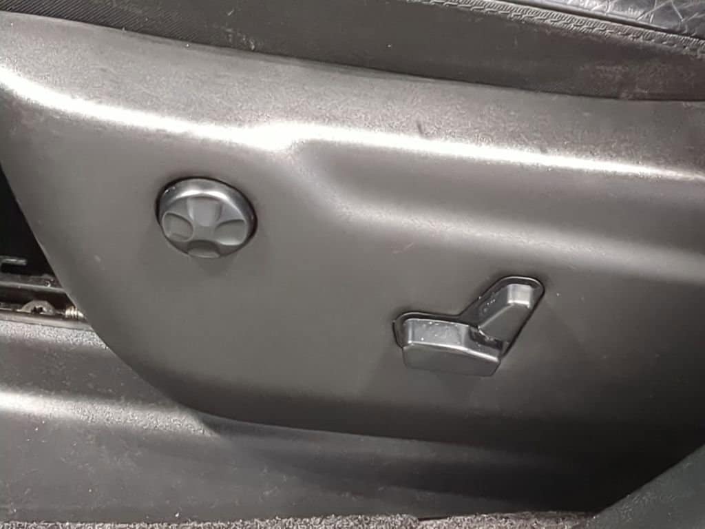 Thumbnail: 2018 Jeep Grand Cherokee - 21