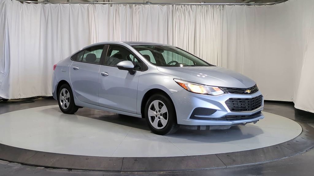 Thumbnail: 2017 Chevrolet Cruze - 2