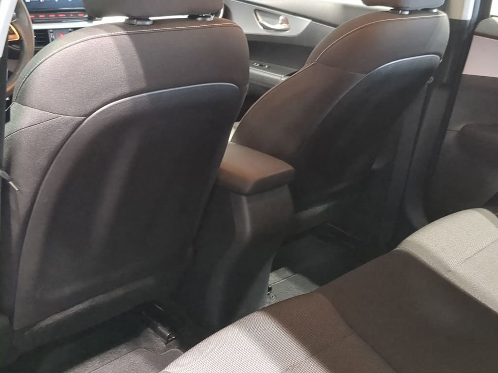 Thumbnail: 2022 Kia Forte - 25