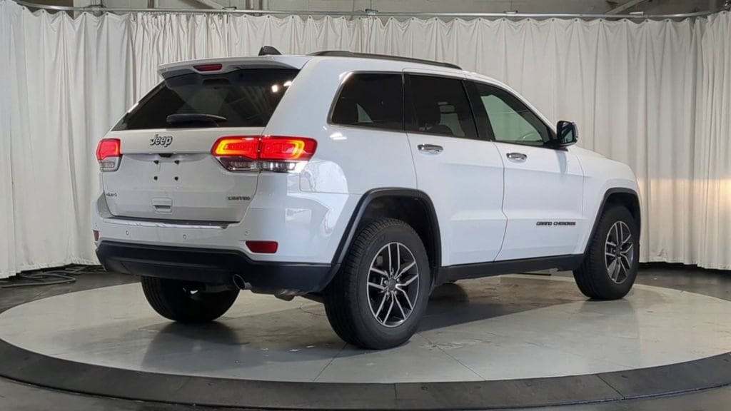 Thumbnail: 2019 Jeep Grand Cherokee - 10