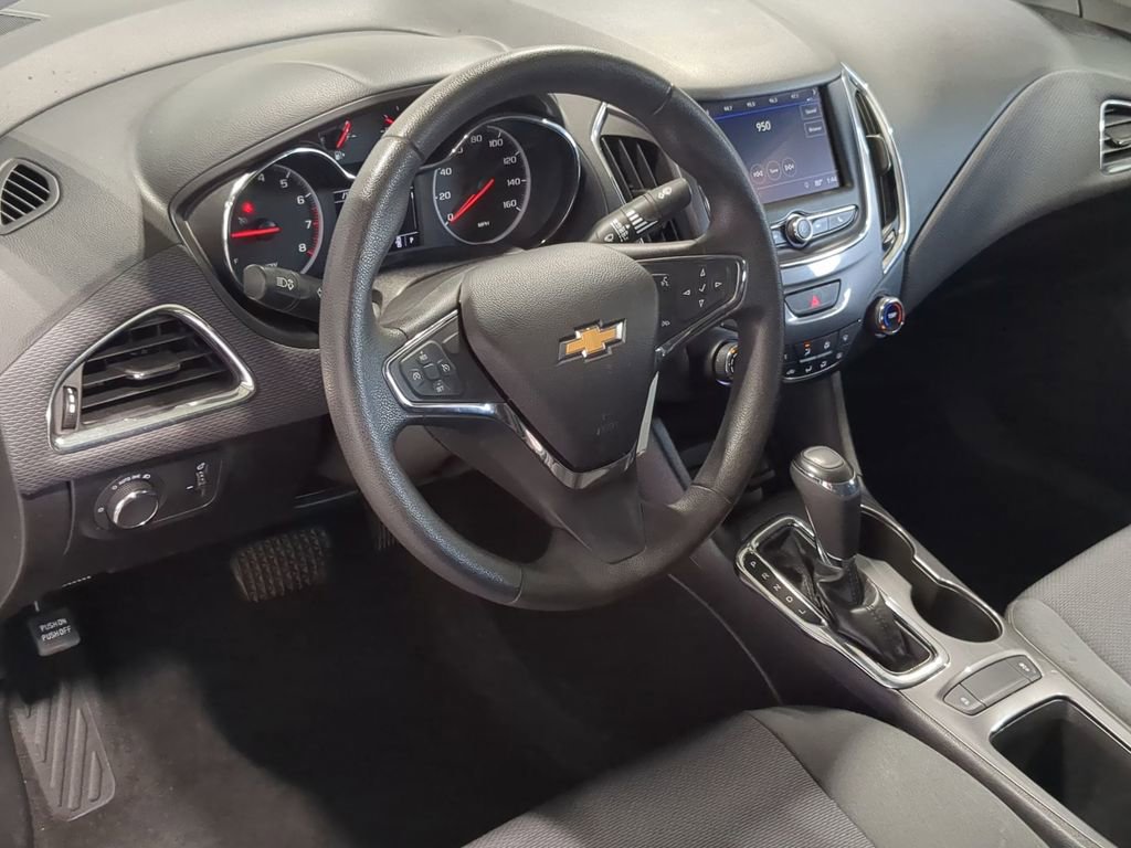 Thumbnail: 2019 Chevrolet Cruze - 12