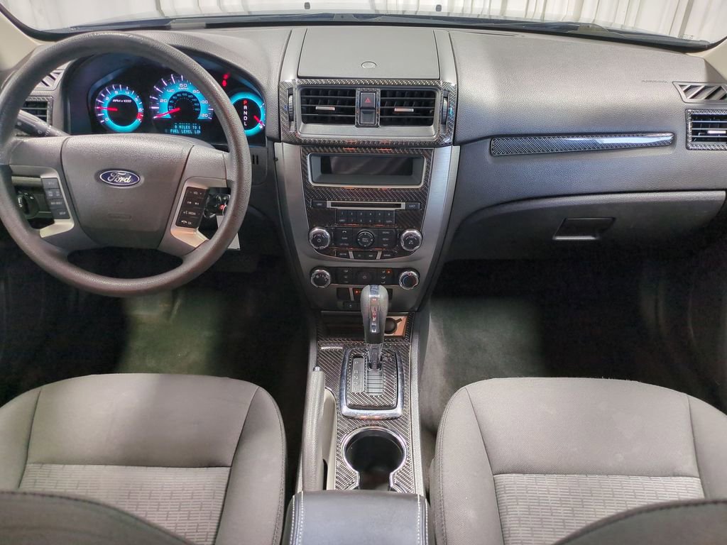 2010 Ford Fusion SE 16