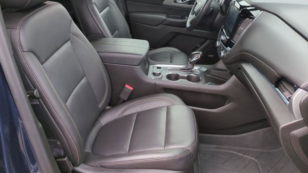 Thumbnail: 2022 Chevrolet Traverse - 23