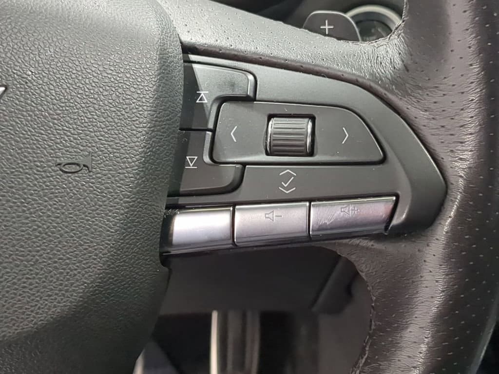 Thumbnail: 2023 Cadillac XT4 - 39