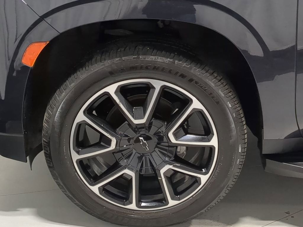 Thumbnail: 2023 Chevrolet Suburban - 17