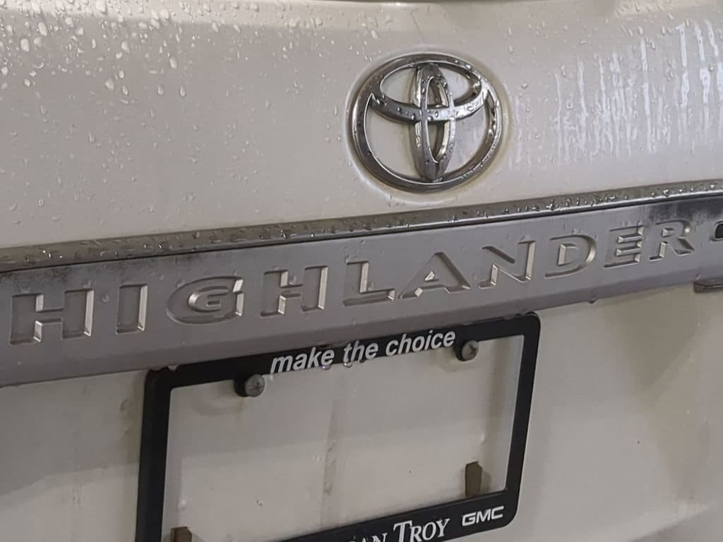 Thumbnail: 2010 Toyota Highlander - 22